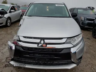 2018 Mitsubishi Outlander ES z VIN JA4AZ3A3XJZ062453, wystawiony jako Copart lot #55823265 z przebiegiem 59 084 mil mil oraz Szkoda całkowita • Salvage title. Historia ofert i sprzedaży dostępna na DreamBid. Obrazek 5.