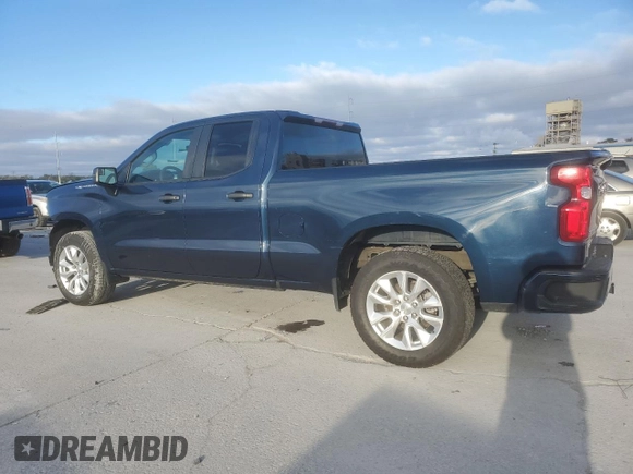 2020 Chevrolet Silverado 1500 Custom with VIN 1GCRWBEHXLZ141173, listed as a Copart auction lot 41639755 with 68,666 mi miles and Salvage Title. Bid and sale history available at carsss.com. Image 2.