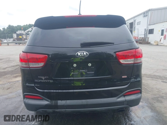 2017 Kia Sorento LX z VIN 5XYPG4A32HG265440, wystawiony jako IAAI lot #42480509 z przebiegiem 196 713 mil mil oraz . Historia ofert i sprzedaży dostępna na DreamBid. Obrazek 16.