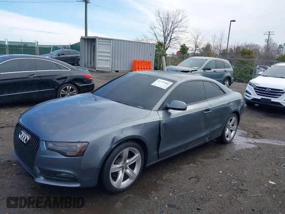 2013 Audi A5 Premium Plus z VIN WAULFAFR8DA070141, wystawiony jako IAAI lot #41729584 z przebiegiem 176 662 mil mil oraz . Historia ofert i sprzedaży dostępna na DreamBid. Obrazek 2.