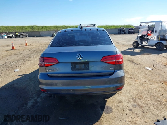 2015 Volkswagen Jetta Sedan 2.0L TDI SEL with VIN 3VWLA7AJ4FM233246, listed as a IAAI auction lot 41692861 with 181,623 mi miles. Bid and sale history available at carsss.com. Image 16.