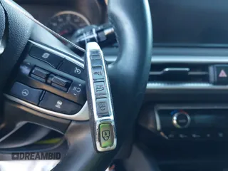 2023 Kia K5 GT-Line z VIN 5XXG64J22PG224836, wystawiony jako IAAI lot #41743997 z przebiegiem 26 633 mil mil oraz . Historia ofert i sprzedaży dostępna na DreamBid. Obrazek 11.