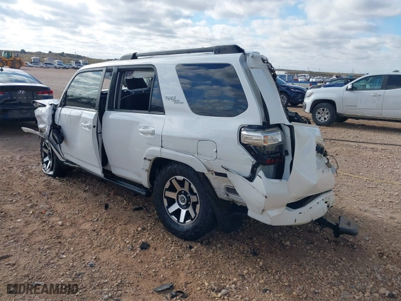 2019 Toyota 4Runner SR5 with VIN JTEBU5JR2K5616582, listed as a IAAI auction lot 41159029 with 1 mi miles. Bid and sale history available at carsss.com. Image 3.