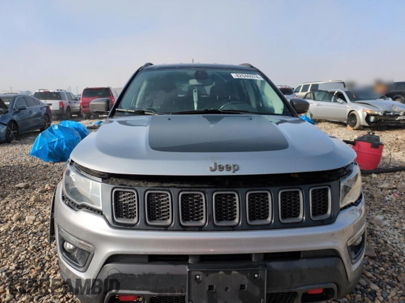2020 Jeep Compass Trailhawk with VIN 3C4NJDDB1LT195653, listed as a Copart auction lot 82046974 with 119,007 mi miles and Salvage Title. Bid and sale history available at carsss.com. Image 5.