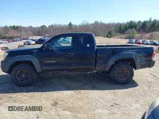 2006 Toyota Tacoma with VIN 5TEUU42N26Z302324, listed as a IAAI auction lot 41931925 with 267,743 mi miles. Bid and sale history available at carsss.com. Image 14.