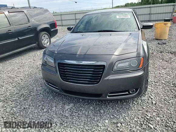 2014 Chrysler 300 S z VIN 2C3CCABGXEH373106, wystawiony jako Copart lot #56178895 z przebiegiem 100 064 mil mil oraz Szkoda całkowita • Salvage title. Historia ofert i sprzedaży dostępna na DreamBid. Obrazek 13.