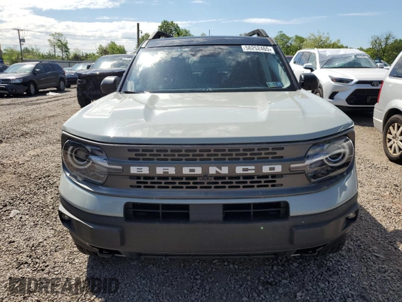 2021 Ford Bronco Sport Badlands z VIN 3FMCR9D96MRA67851, wystawiony jako Copart lot #56252465 z przebiegiem 35 163 mil mil oraz Czysty tytuł • Clean title. Historia ofert i sprzedaży dostępna na DreamBid. Obrazek 5.