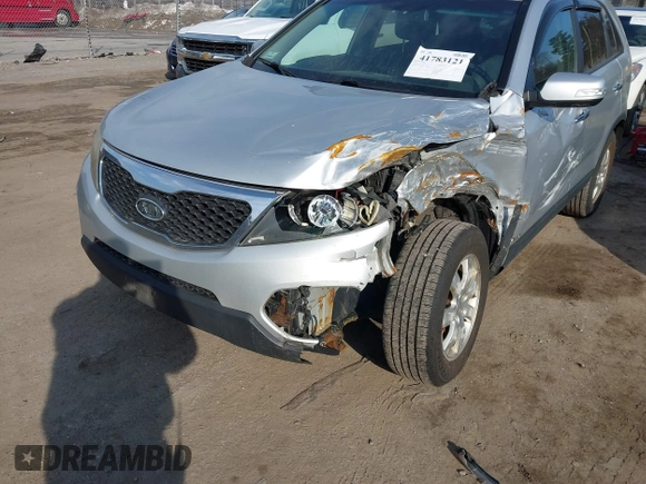 2012 Kia Sorento LX with VIN 5XYKTDA68CG215084, listed as a IAAI auction lot 41783121 with 213,223 mi miles. Bid and sale history available at carsss.com. Image 6.