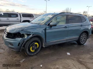 2020 Volkswagen Tiguan SE with VIN 3VV2B7AXXLM091420, listed as a Copart auction lot 43015775 with 163,508 mi miles and Salvage Title. Bid and sale history available at carsss.com. Image 1.