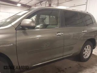 2008 Toyota Highlander Hybrid with VIN JTEEW41A382010228, listed as a IAAI auction lot 41714620 with 152,323 mi miles. Bid and sale history available at carsss.com. Image 15.
