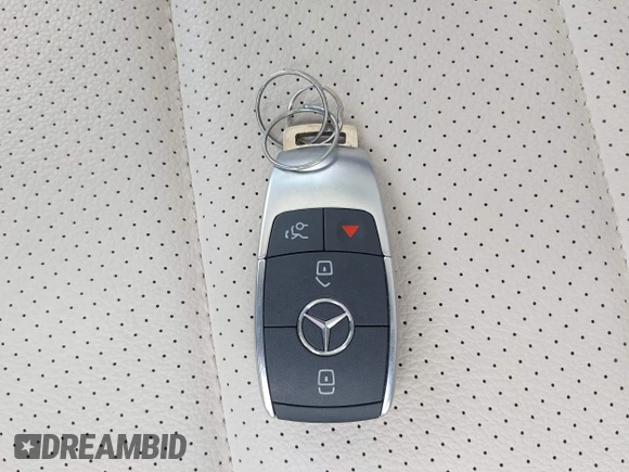 2020 Mercedes-Benz GLE 350 z VIN 4JGFB4KE0LA052145, wystawiony jako IAAI lot #42344452 z przebiegiem 32 435 mil mil oraz . Historia ofert i sprzedaży dostępna na DreamBid. Obrazek 11.