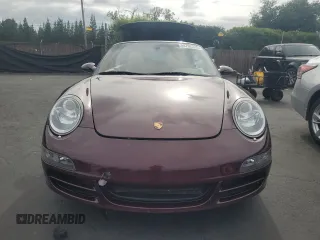2006 Porsche 911 Carrera S z VIN WP0CB29956S769773, wystawiony jako Copart lot #54702225 z przebiegiem Nie podano mil oraz Szkoda całkowita • Salvage title. Historia ofert i sprzedaży dostępna na DreamBid. Obrazek 5.