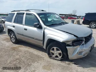 2004 Chevrolet TrailBlazer LT with VIN 1GNDS13S242407656, listed as a IAAI auction lot 41776413 with 343,851 mi miles. Bid and sale history available at carsss.com. Image 1.