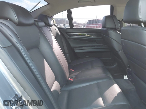2009 BMW 7 Series 750i с VIN WBAKA83599CY34420, выставлен на аукционе IAAI как лот 41448738 с пробегом 105 141 миль миль и . История ставок и продаж доступна на DreamBid. Изображение 8.