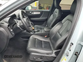 2019 Volvo XC40 Momentum with VIN YV4162XZ8K2019466, listed as a Copart auction lot 58828695 with 81,211 mi miles and Clean title. Bid and sale history available at DreamBid. Image 7.
