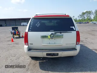 2009 Cadillac Escalade z VIN 1GYFK23249R284846, wystawiony jako IAAI lot #42184659 z przebiegiem Nie podano mil oraz . Historia ofert i sprzedaży dostępna na DreamBid. Obrazek 16.