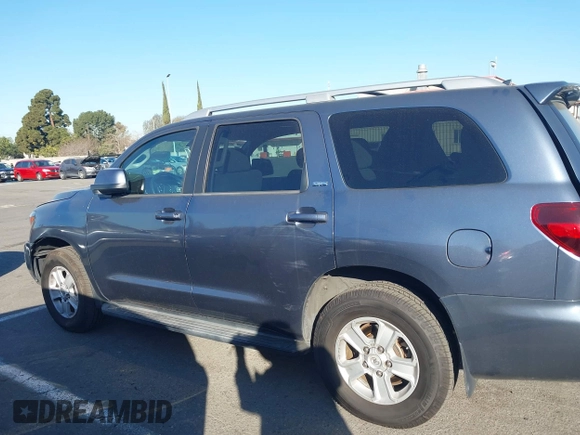 2018 Toyota Sequoia SR5 with VIN 5TDZY5G11JS071489, listed as a IAAI auction lot 41350026 with 47,570 mi miles. Bid and sale history available at carsss.com. Image 14.