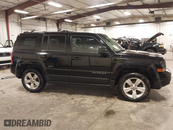 2014 Jeep Patriot Limited z VIN 1C4NJRCB0ED928766, wystawiony jako IAAI lot #42437880 z przebiegiem 135 443 mil mil oraz . Historia ofert i sprzedaży dostępna na DreamBid. Obrazek 14.