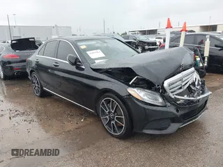 2016 Mercedes-Benz C 300 z VIN 55SWF4JB9GU108417, wystawiony jako IAAI lot #42091964 z przebiegiem 110 577 mil mil oraz . Historia ofert i sprzedaży dostępna na DreamBid. Obrazek 1.