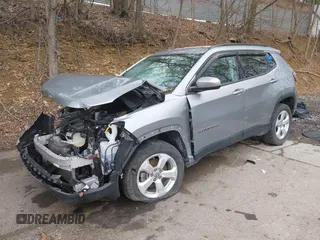 2020 Jeep Compass Latitude с VIN 3C4NJDBB7LT240789, выставлен на аукционе IAAI как лот 42158752 с пробегом 37 403 миль миль и . История ставок и продаж доступна на DreamBid. Изображение 2.
