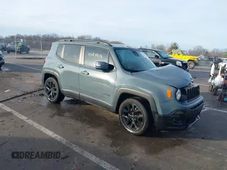 2017 Jeep Renegade Latitude z VIN ZACCJABB3HPF71731, wystawiony jako IAAI lot #41458308 z przebiegiem 110 186 mil mil oraz . Historia ofert i sprzedaży dostępna na DreamBid. Obrazek 1.