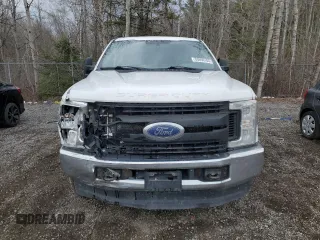 2017 Ford F-350 Platinum z VIN 1FT8W3BT4HEE75790, wystawiony jako Copart lot #53556105 z przebiegiem 546 574 mil mil oraz Szkoda całkowita • Salvage title. Historia ofert i sprzedaży dostępna na DreamBid. Obrazek 5.