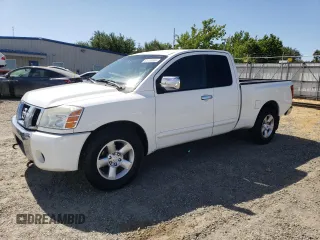 2004 Nissan Titan SE z VIN 1N6AA06A54N529628, wystawiony jako Copart lot #61020005 z przebiegiem 258 224 mil mil oraz Czysty tytuł • Clean title. Historia ofert i sprzedaży dostępna na DreamBid. Obrazek 1.