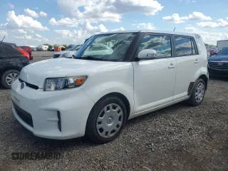 2012 Scion xB z VIN JTLZE4FE6CJ015043, wystawiony jako Copart lot #55277895 z przebiegiem 99 609 mil mil oraz Szkody całkowita. Historia ofert i sprzedaży dostępna na DreamBid. Obrazek 1.