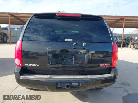 2008 GMC Yukon SLT w/4SB with VIN 1GKFC13J18R260916, listed as a IAAI auction lot 41261518 with 221,104 mi miles. Bid and sale history available at carsss.com. Image 16.