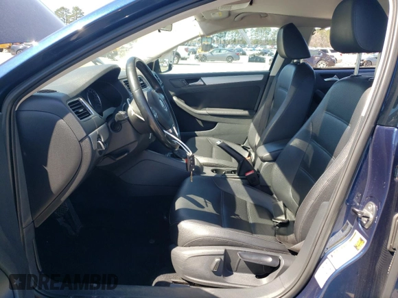 2013 Volkswagen Jetta SE z VIN 3VWDP7AJ8DM288024, wystawiony jako Copart lot #49385335 z przebiegiem 109 439 mil mil oraz Szkoda całkowita • Salvage title. Historia ofert i sprzedaży dostępna na DreamBid. Obrazek 7.