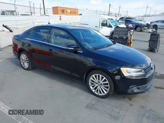 2014 Volkswagen Jetta TDI w/Premium/Nav с VIN 3VWLL7AJ3EM404934, выставлен на аукционе IAAI как лот 42809693 с пробегом 142 331 миль миль и . История ставок и продаж доступна на DreamBid. Изображение 1.