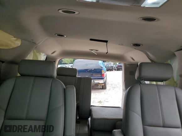 2008 Chevrolet Suburban LT w/2LT with VIN 3GNFK16318G141833, listed as a Copart auction lot 67261104 with 164,522 mi miles and Salvage Title. Bid and sale history available at carsss.com. Image 10.