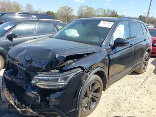 2023 Volkswagen Tiguan SE R-Line Black с VIN 3VVCB7AX3PM114417, выставлен на аукционе IAAI как лот 41864139 с пробегом 32 096 миль миль и . История ставок и продаж доступна на DreamBid. Изображение 17.