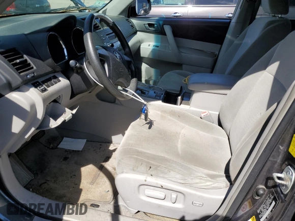 2010 Toyota Highlander with VIN 5TDBK3EH9AS002654, listed as a Copart auction lot 57079375 with 245,701 mi miles and Clean title. Bid and sale history available at DreamBid. Image 7.