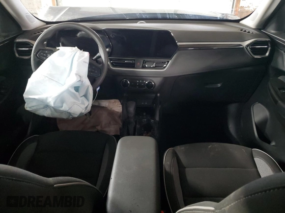 2024 Chevrolet TrailBlazer LS with VIN KL79MNSL5RB190683, listed as a Copart auction lot 82600314 with 4,148 mi miles and Salvage Title. Bid and sale history available at DreamBid. Image 8.