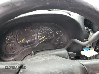 2000 Chevrolet Blazer LS z VIN 1GNCT18W9YK277871, wystawiony jako Copart lot #46158185 z przebiegiem Nie podano mil oraz Nie do naprawy • Non repairable. Historia ofert i sprzedaży dostępna na DreamBid. Obrazek 9.
