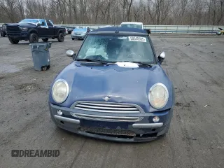 2005 MINI Convertible z VIN WMWRF33435TF60350, wystawiony jako Copart lot #50545005 z przebiegiem 91 078 mil mil oraz Szkoda całkowita • Salvage title. Historia ofert i sprzedaży dostępna na DreamBid. Obrazek 5.
