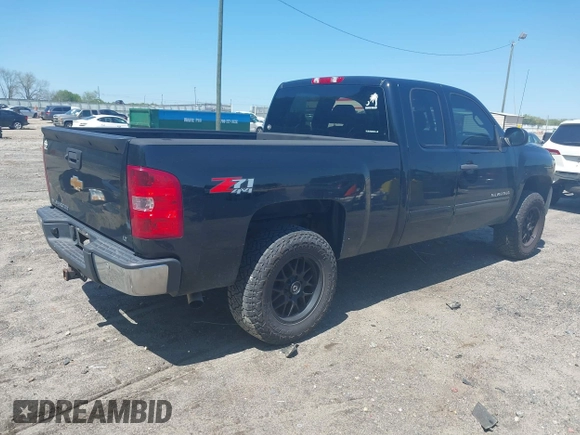 2013 Chevrolet Silverado 1500 LT with VIN 1GCRKSE71DZ411511, listed as a IAAI auction lot 41996180 with 141,934 mi miles and . Bid and sale history available at DreamBid. Image 4.