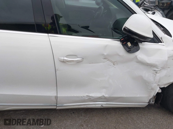 2015 Audi Q5 Premium Plus with VIN WA1LFAFP4FA085377, listed as a IAAI auction lot 41925060 with 99,940 mi miles and . Bid and sale history available at DreamBid. Image 13.
