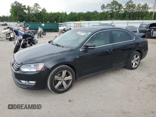 2015 Volkswagen Passat Limited Edition Edition z VIN 1VWAT7A3XFC122544, wystawiony jako Copart lot #55163774 z przebiegiem 125 774 mil mil oraz Szkoda całkowita • Salvage title. Historia ofert i sprzedaży dostępna na DreamBid. Obrazek 1.