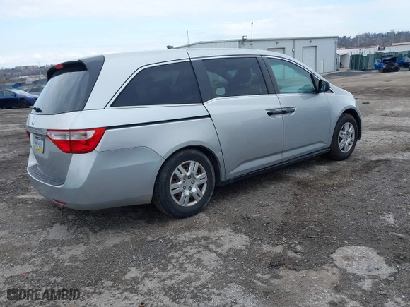 2011 Honda Odyssey LX with VIN 5FNRL5H23BB098561, listed as a IAAI auction lot 41888359 with 162,288 mi miles. Bid and sale history available at carsss.com. Image 4.