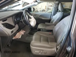 2018 Toyota Sienna XLE with VIN 5TDDZ3DCXJS208964, listed as a Copart auction lot 48735855 with 60,426 mi miles and Salvage Title. Bid and sale history available at carsss.com. Image 7.