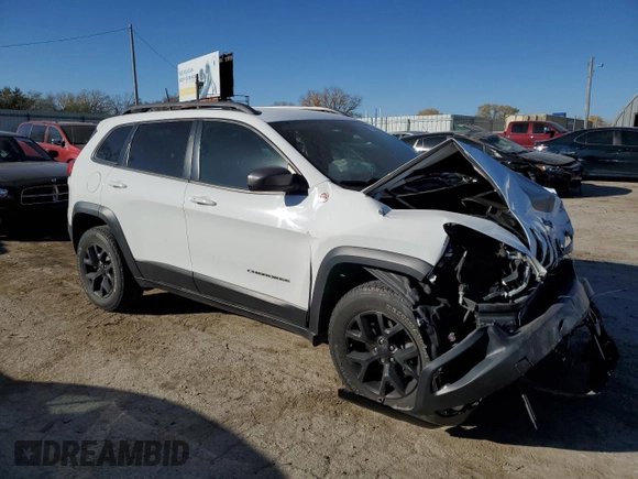 2018 Jeep Cherokee Trailhawk with VIN 1C4PJMBB1JD549783, listed as a Copart auction lot 77056883 with 84,404 mi miles and Non repairable. Bid and sale history available at DreamBid. Image 4.