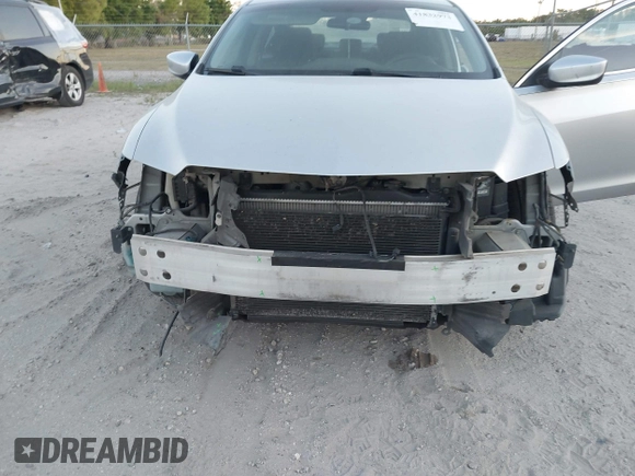 2013 Acura ILX with VIN 19VDE1F39DE010087, listed as a IAAI auction lot 41832973 with 214,137 mi miles. Bid and sale history available at carsss.com. Image 6.