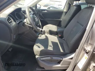 2020 Volkswagen Tiguan S z VIN 3VV1B7AX8LM053566, wystawiony jako Copart lot #53362515 z przebiegiem 87 450 mil mil oraz Szkoda całkowita • Salvage title. Historia ofert i sprzedaży dostępna na DreamBid. Obrazek 7.