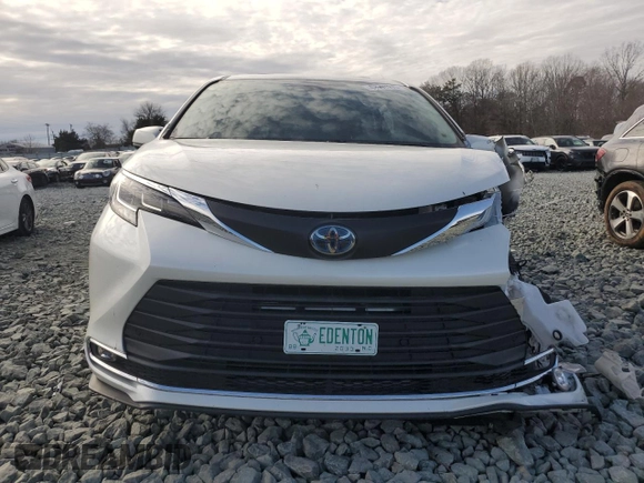 2021 Toyota Sienna XLE with VIN 5TDYSKFCXMS032595, listed as a Copart auction lot 43501975 with 97,162 mi miles and Non Repairable. Bid and sale history available at carsss.com. Image 5.