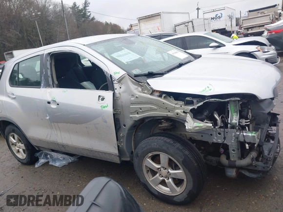 2016 Chevrolet Trax LS with VIN 3GNCJNSB9GL244062, listed as a IAAI auction lot 41118813 with 1 mi miles. Bid and sale history available at carsss.com. Image 14.