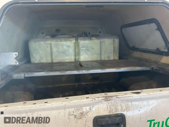 2011 Ford F-350 XL with VIN 1FTBF3A68BEC07804, listed as a IAAI auction lot 42621182 with 199,734 mi miles and . Bid and sale history available at DreamBid. Image 5.