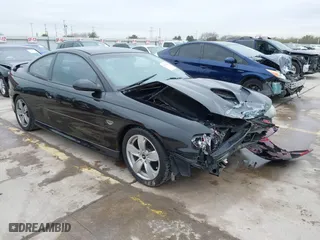 2006 Pontiac GTO with VIN 6G2VX12U46L827831, listed as a IAAI auction lot 41319936 with 102,173 mi miles. Bid and sale history available at carsss.com. Image 1.