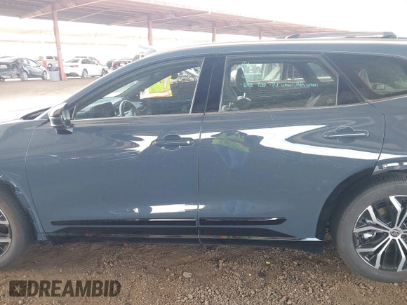 2025 Toyota Crown XLE z VIN JTDACAAJ3S3003355, wystawiony jako IAAI lot #42228765 z przebiegiem 8908 mil mil oraz . Historia ofert i sprzedaży dostępna na DreamBid. Obrazek 15.